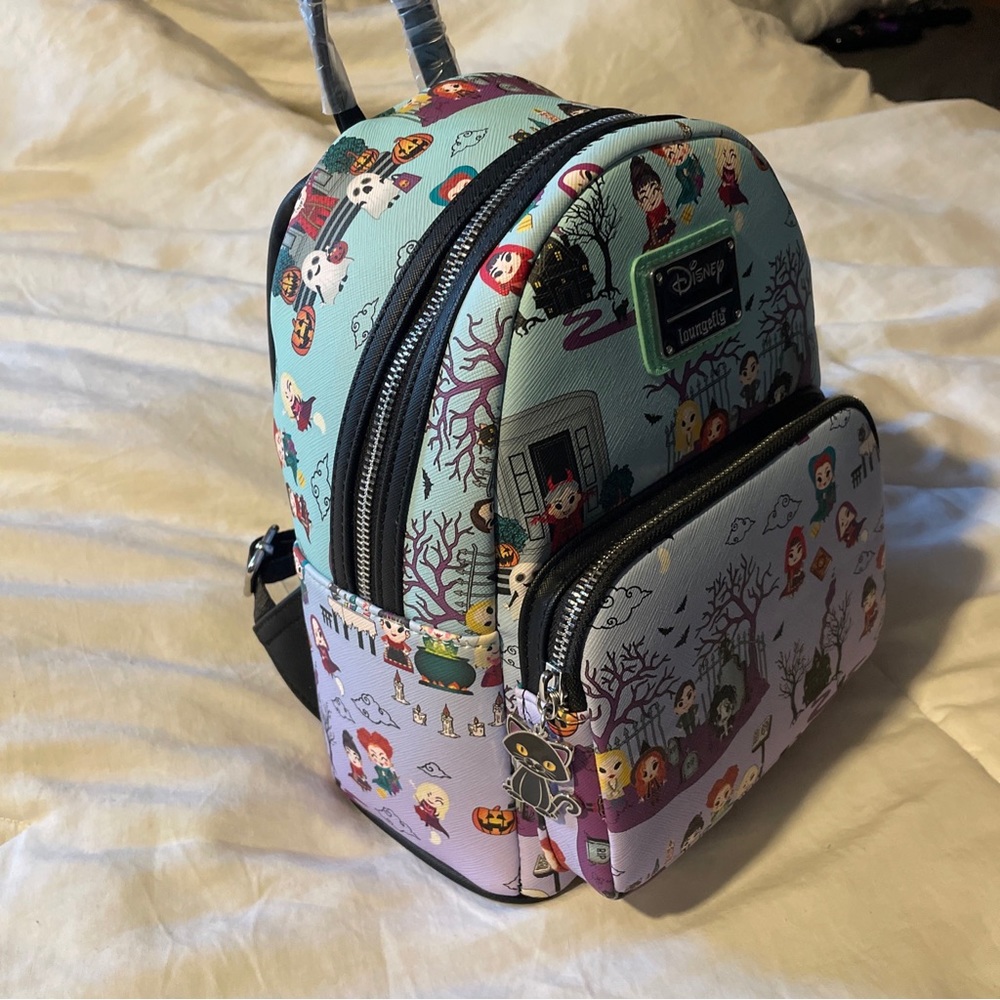 NWT Disney Loungefly Hocus Pocus backpack - Picture 3 of 4